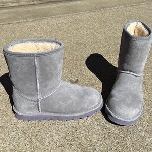 Girls Bearpaw Elle boots sz 5